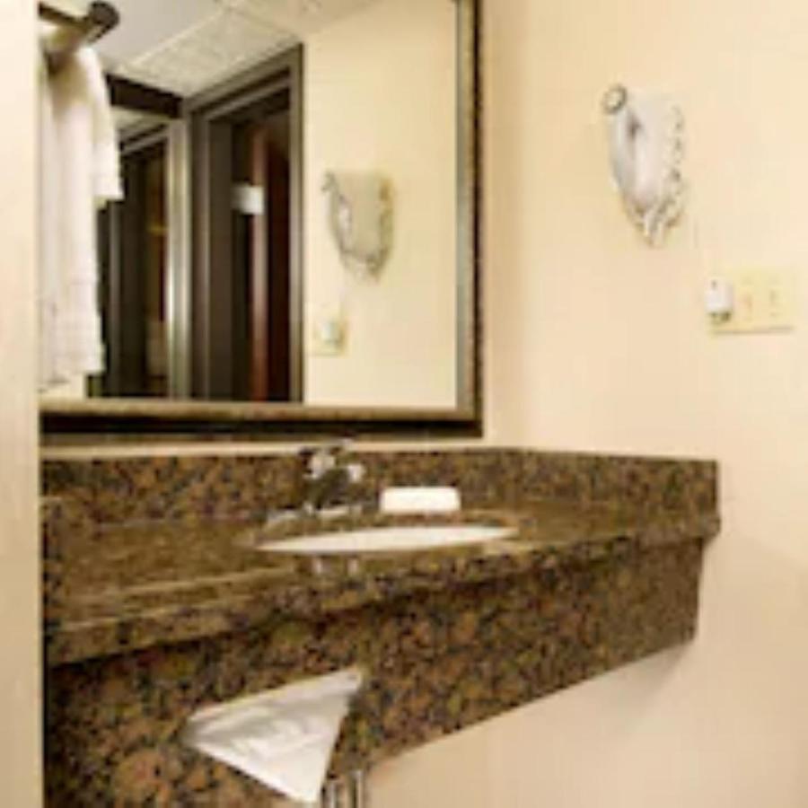 Hotel Lotus Kansas City Merriam Zewnętrze zdjęcie