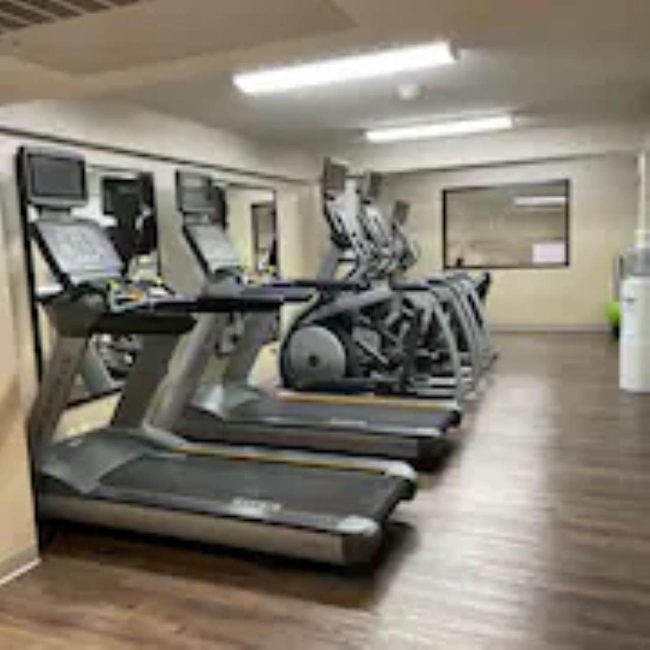 Hotel Lotus Kansas City Merriam Zewnętrze zdjęcie