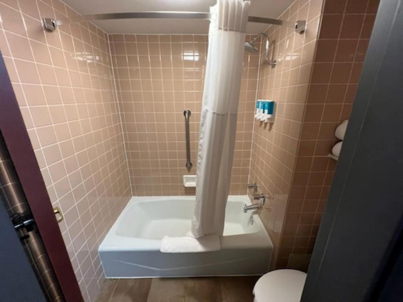 Hotel Lotus Kansas City Merriam Zewnętrze zdjęcie